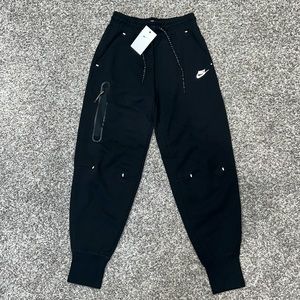 Nike Women’s Team Tech Fleece Windrunner Joggers